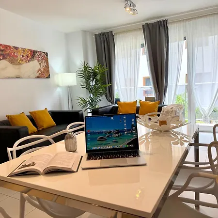 Hortensia Apartments, Cristianos, Tenerife Appartement *