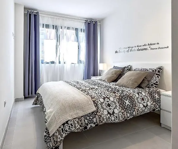 Hortensia Suites Apartments, Los Cristianos, Tenerife *