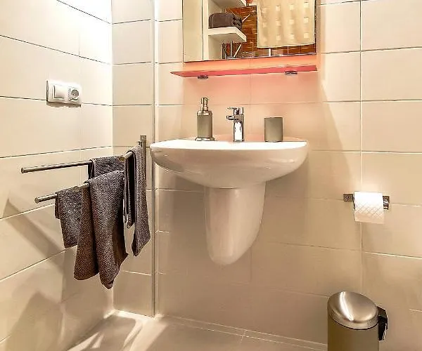Апартаменты Hortensia Suites Apartments, Los Cristianos, Tenerife