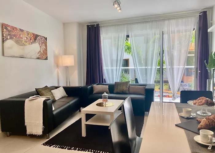 Hortensia Suites Apartments, Los Cristianos, Tenerife ロスクリスティアーノス