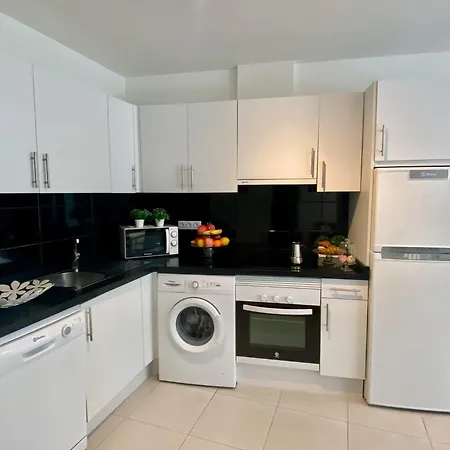 Hortensia Suites Apartments, Los Cristianos, Tenerife Апартаменты Лос Кристианос
