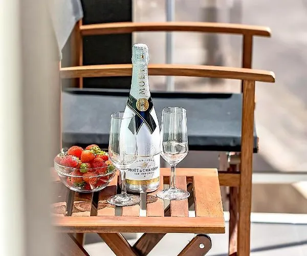 Hortensia Suites Apartments, Los Cristianos, Tenerife Апартаменты *